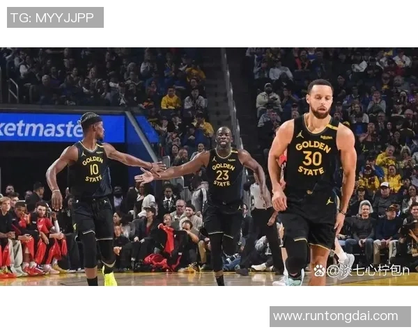 直插猛龙与勇士的激烈对决揭示NBA季后赛新格局的精彩瞬间 直插猛龙与勇士的激烈对决揭示NBA季后赛新格局的精彩瞬间