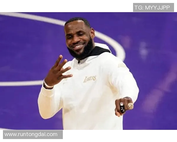 詹姆斯创历史新纪录成首位4万分1万板1万助球员荣耀时刻