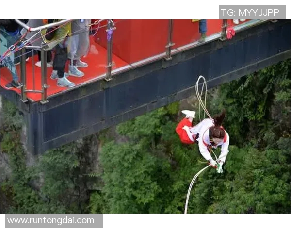 重庆极限运动队的灵活性揭秘与挑战极限的精彩瞬间 重庆极限运动队的灵活性揭秘与挑战极限的精彩瞬间