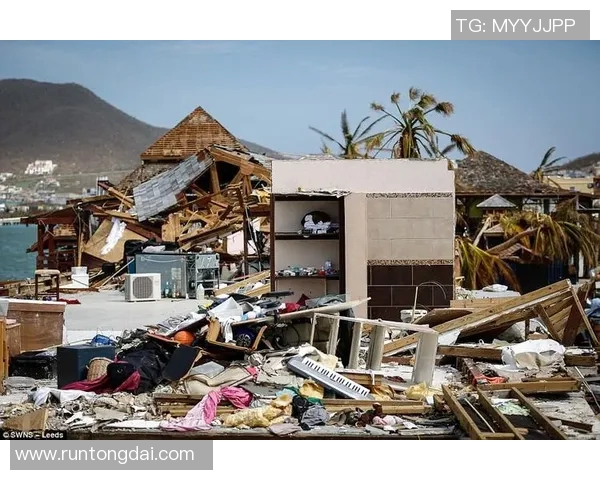 飓风来袭图圣马丁岛的生存挑战与重建希望