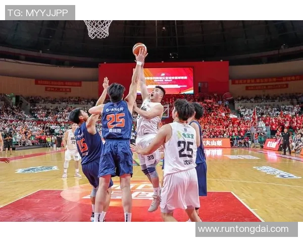 CBA精彩对决北京队迎战山东队全场视频回放与精彩瞬间分析