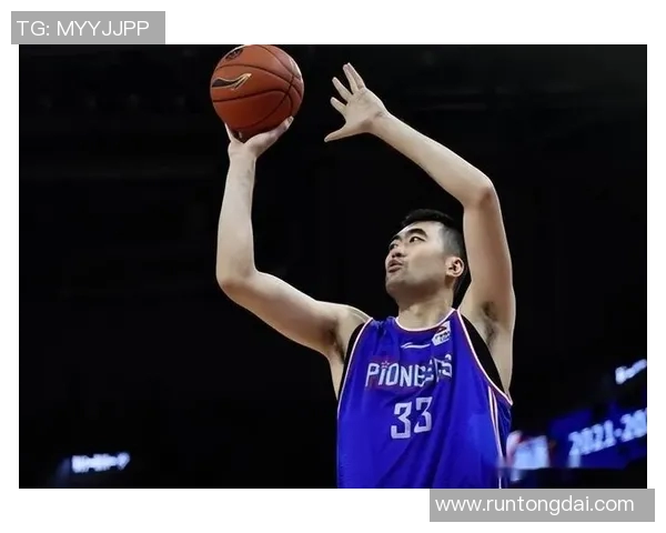张兆旭：从篮球新星到职业生涯的传奇之路探索与成长的故事