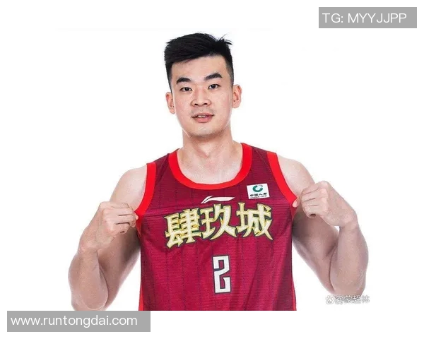 李慕豪：从篮球新星到职业生涯巅峰的成长之路与挑战